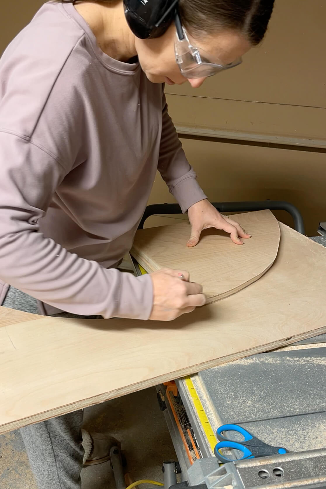 Making an arched shelf.